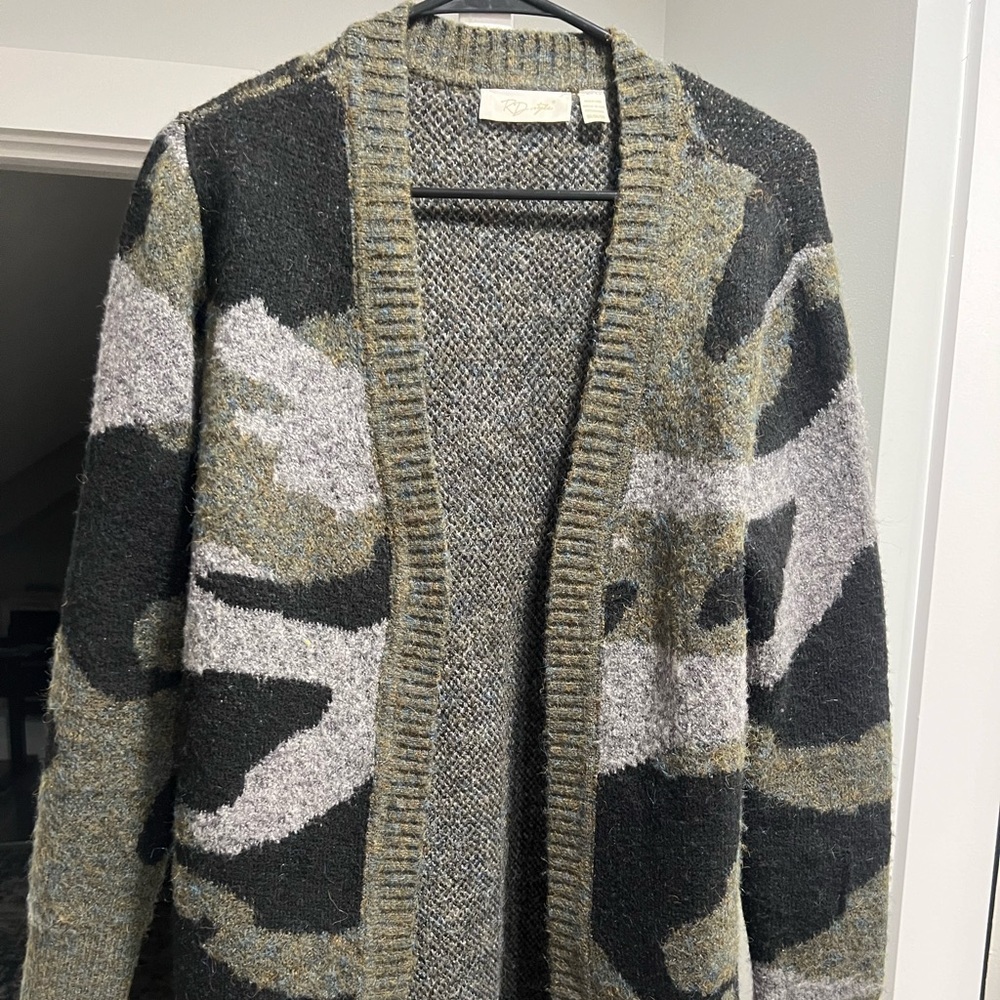 RD style long cardigan, muted camo print
